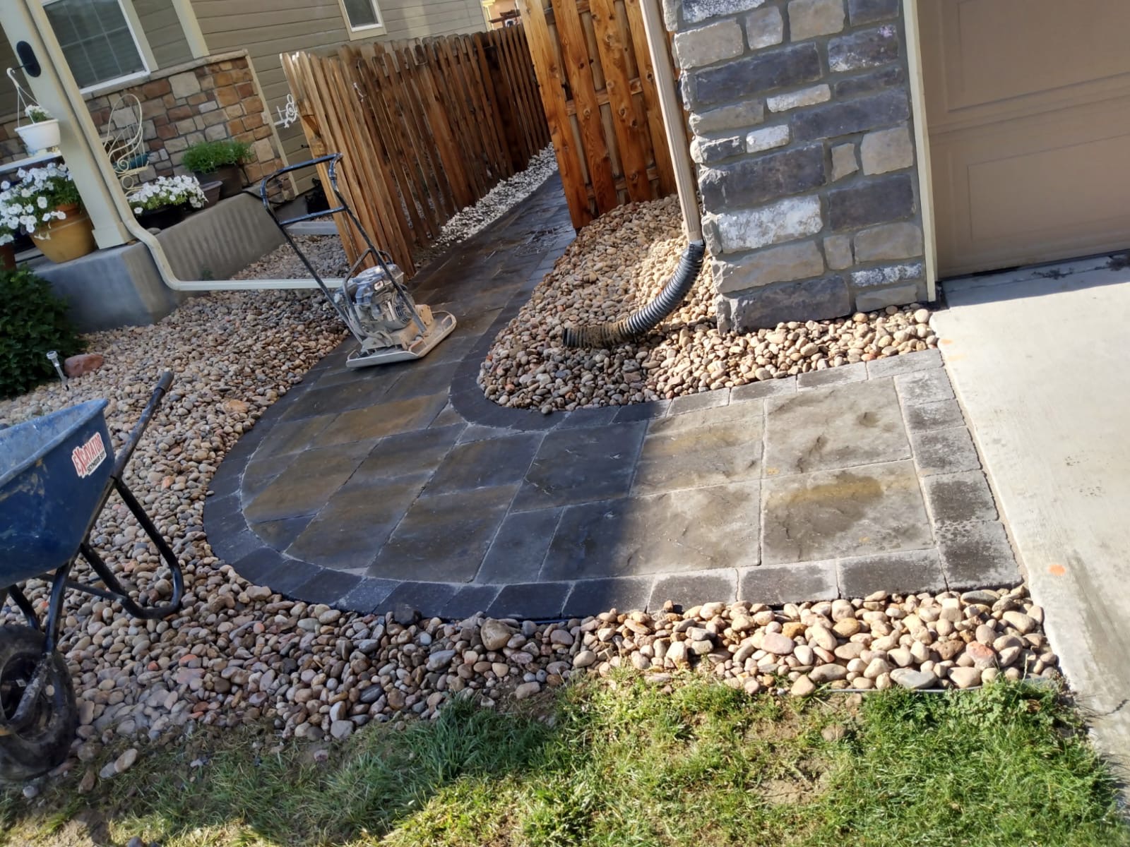 Curved Driveway Entry